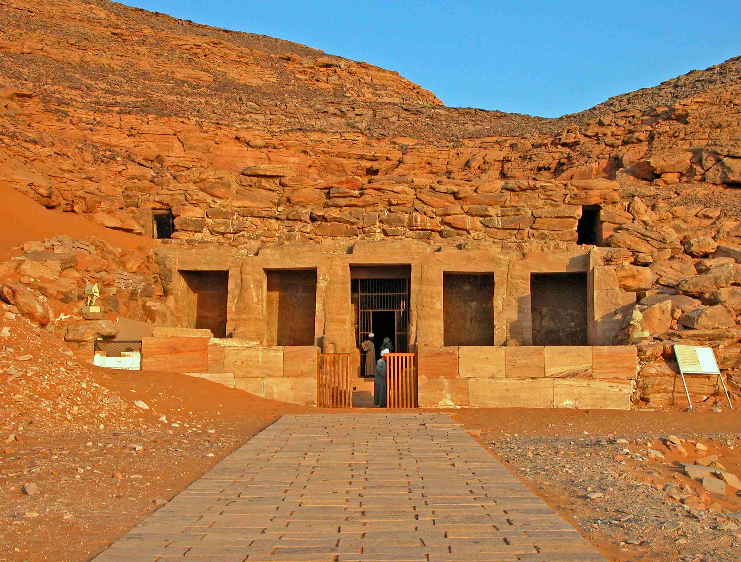 Crucero por el lago Nasser Los Templos de Abu Simbel y Nubia