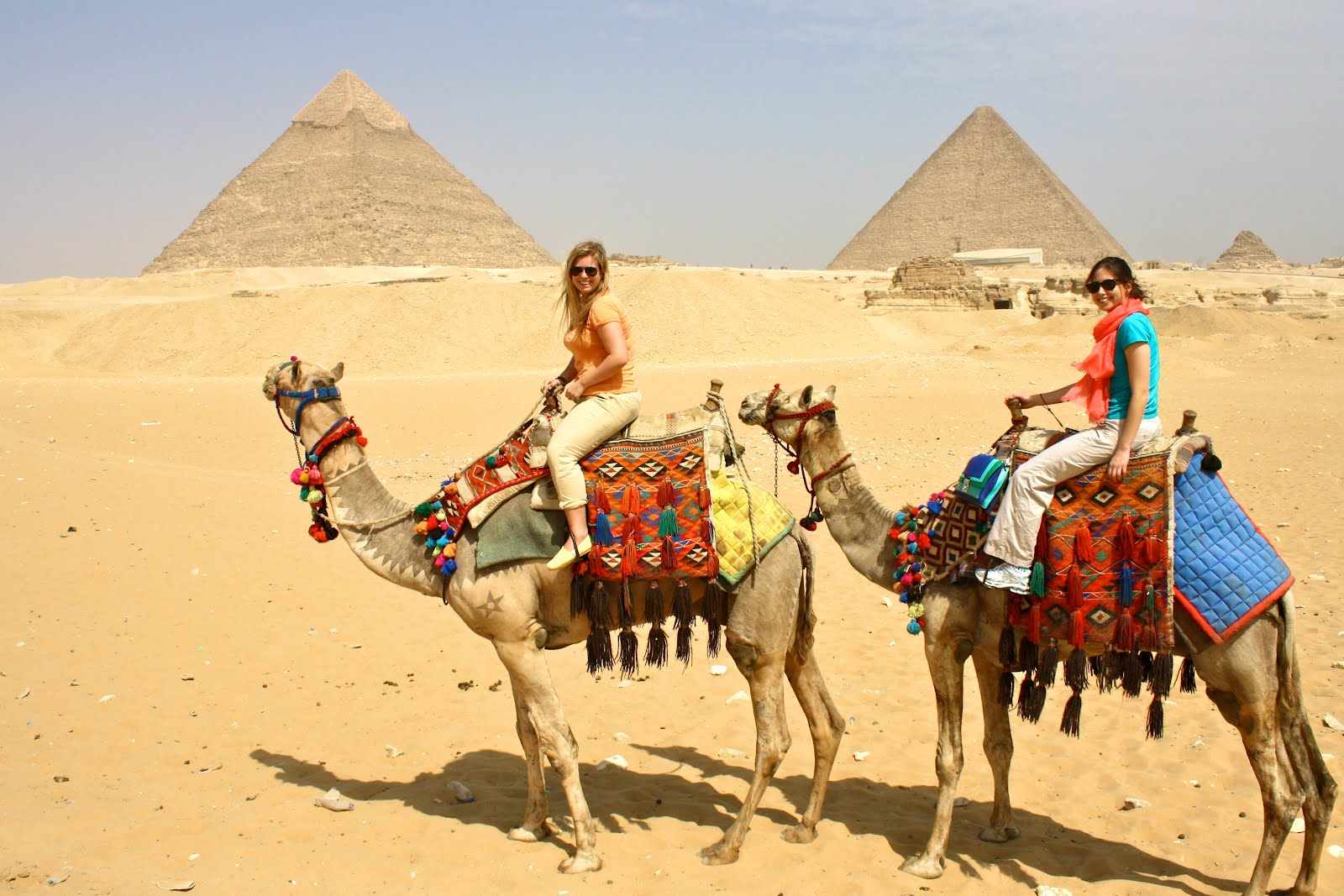 las pirámides el museo egipcio el barrio copto y el Bazar