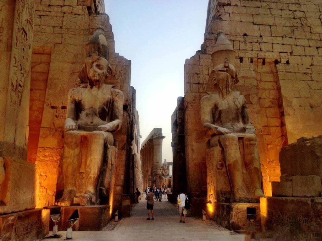 Los colosos de Ramsés 2, luxor