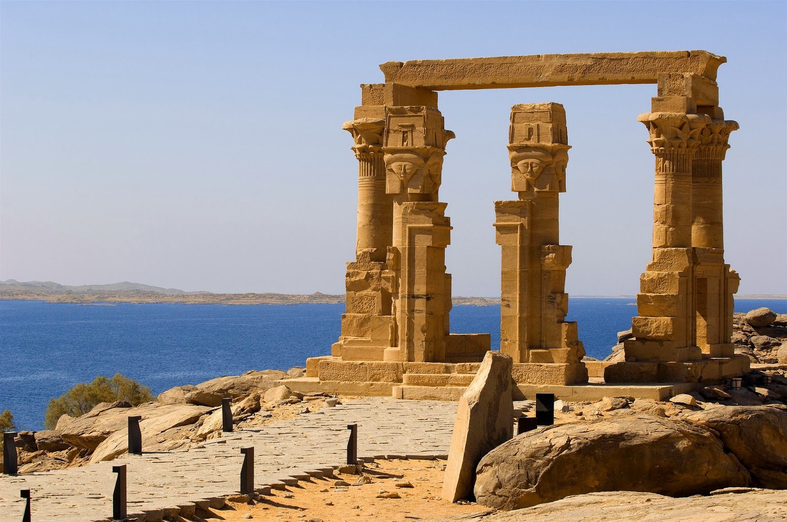 Recorrido en el lago Nasser Abu Simbel Amada templos nubios