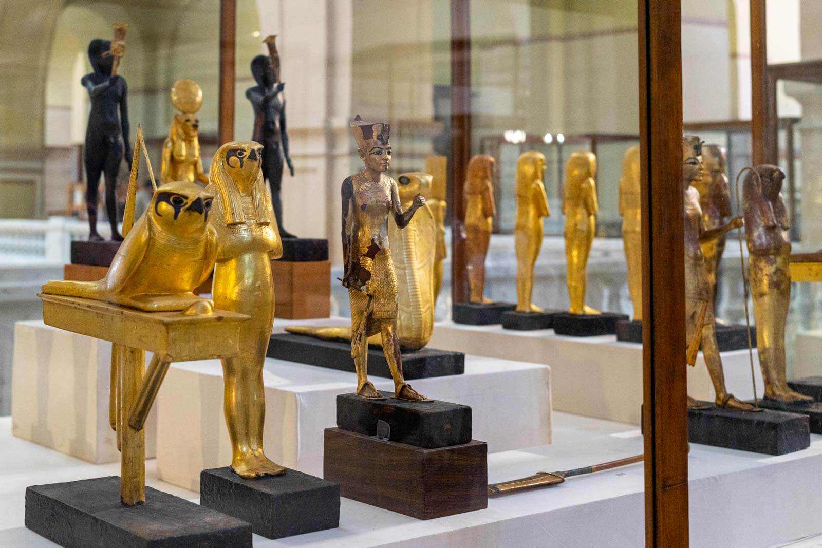 las Pirámides de Giza, Saqara,  el museo y el viejo Cairo