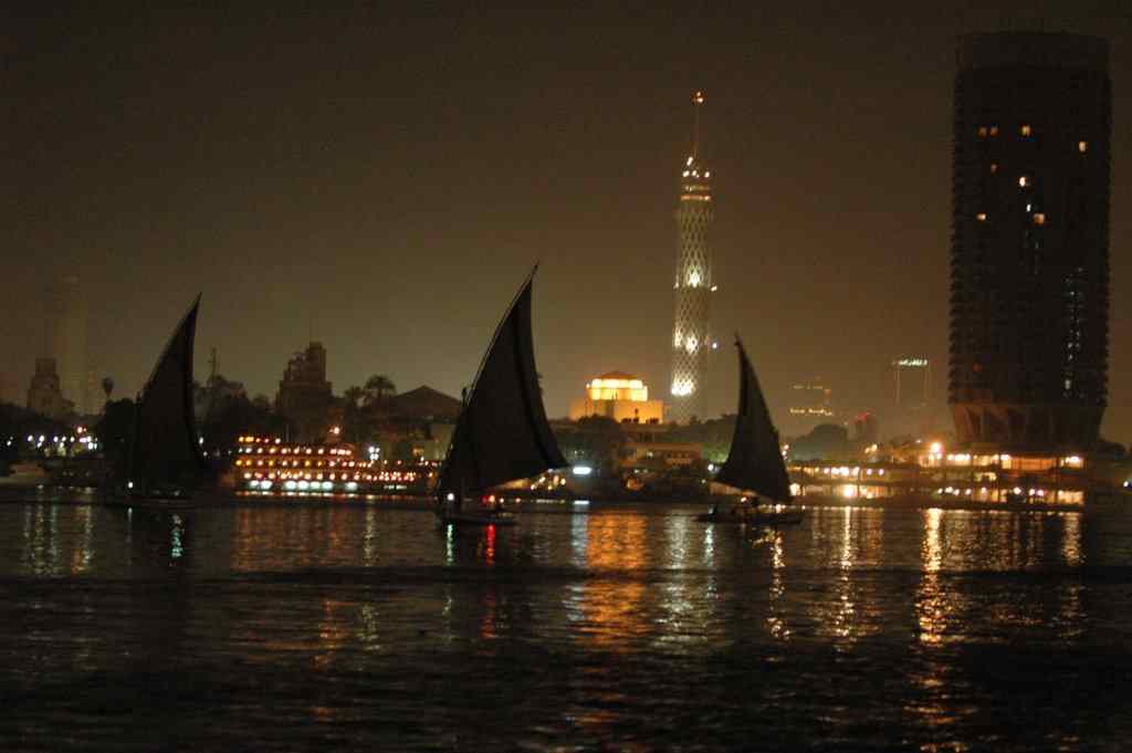 Paseo en faluca por el Nilo de El Cairo a la puesta del sol