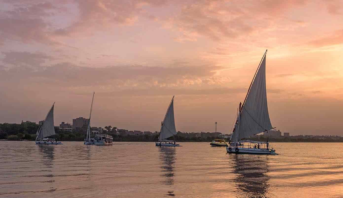 Paseo en faluca por el Nilo de El Cairo a la puesta del sol