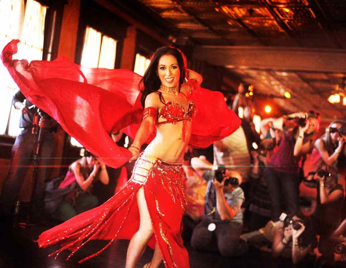 Cena típica en crucero por el Nilo con la danza del vientre
